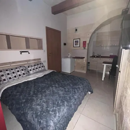Twenty Antika Apartment