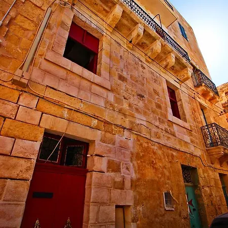 Twenty Antika Appartement